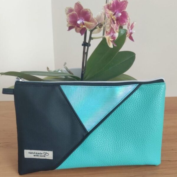 Kristályháromszög neszeszer